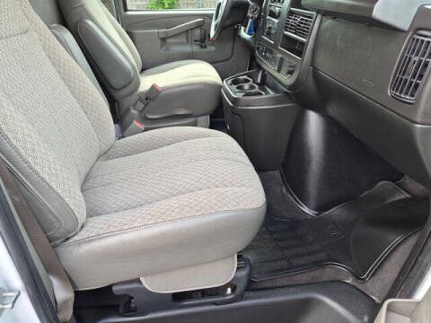 2024 Chevrolet Express LT 3500