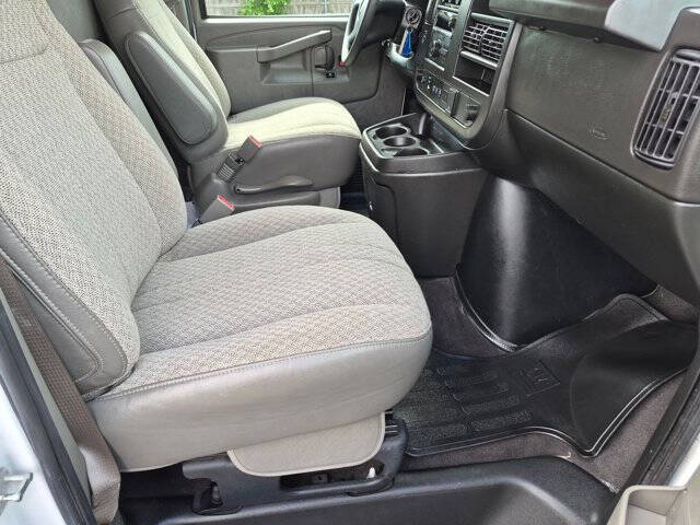 2024 Chevrolet Express LT 3500