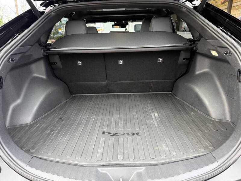 2024 Toyota bZ4X XLE