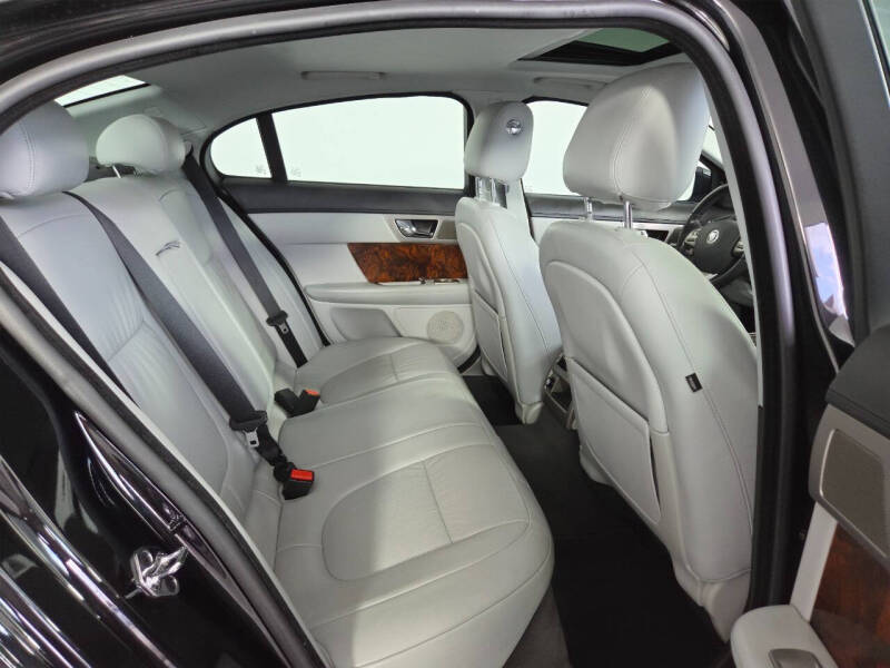 2011 Jaguar XF Premium