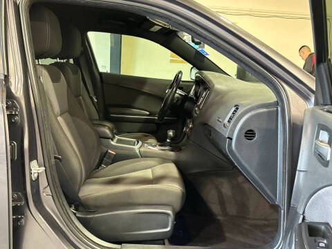 2017 Dodge Charger SE