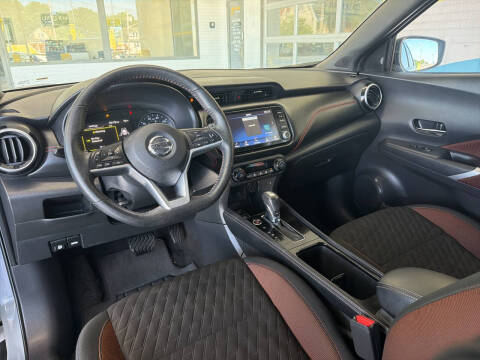 2021 Nissan Kicks SR