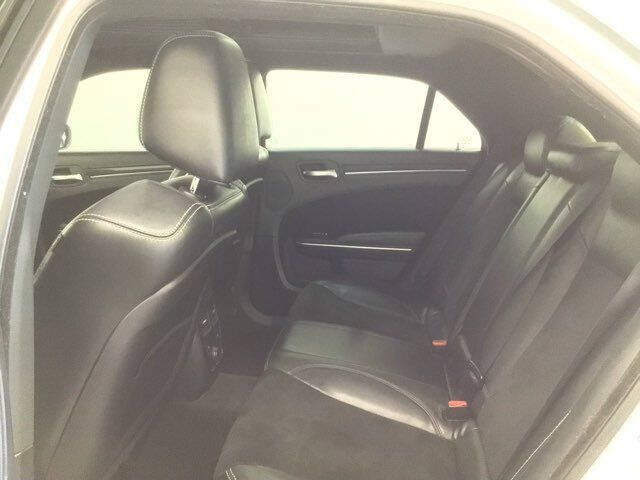 2012 Chrysler 300 SRT8