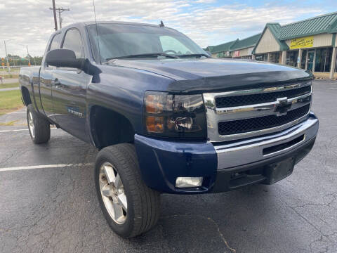 2011 Chevrolet Silverado 1500 for sale at Auto World in Carbondale IL