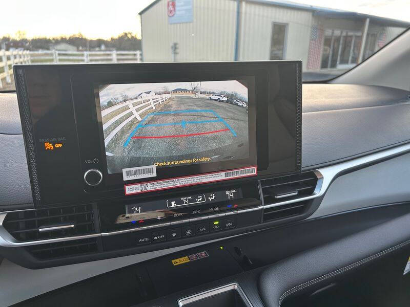 2025 Toyota Sienna LE 8-Passenger