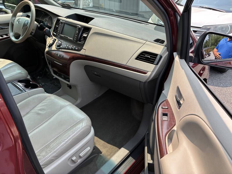2012 Toyota Sienna