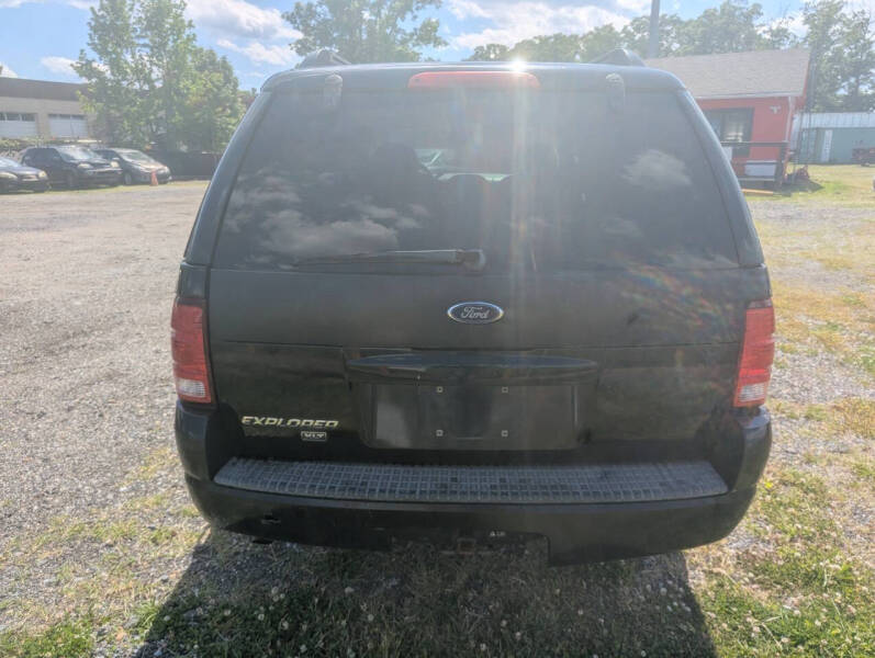 2004 Ford Explorer XLT