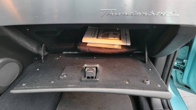 2002 Ford Thunderbird Deluxe