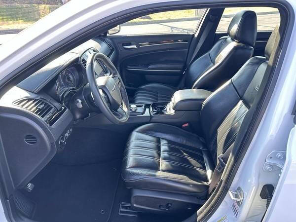 2023 Chrysler 300 S V6