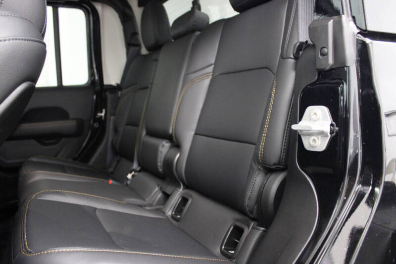 2025 Jeep Gladiator High Tide