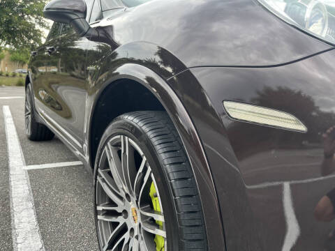2017 Porsche Cayenne S E-Hybrid Platinum Edition