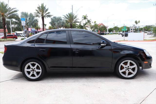 2009 Volkswagen Jetta  - $4,497
