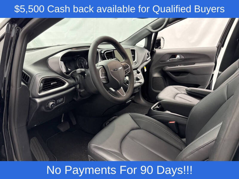 2026 Chrysler Pacifica Select