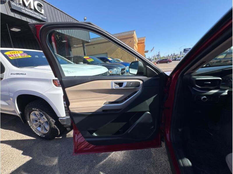 2023 Ford Explorer XLT - Photo 19