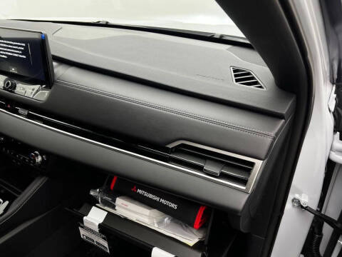 2026 Mitsubishi Outlander LE