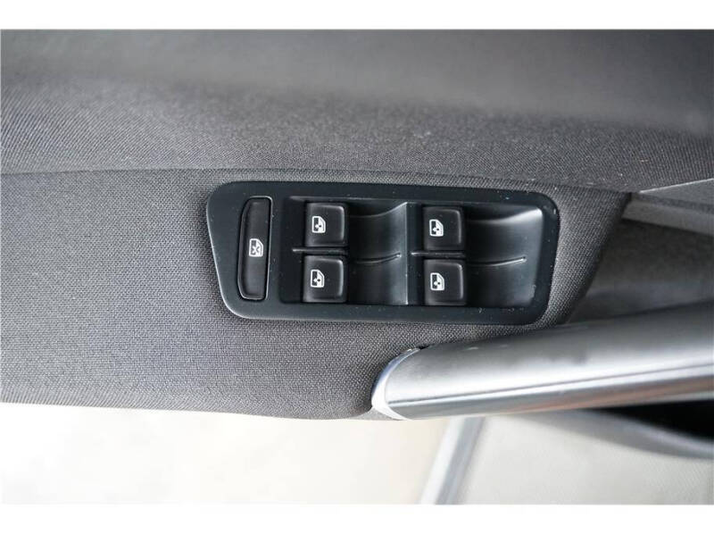 2016 Volkswagen e-Golf SE