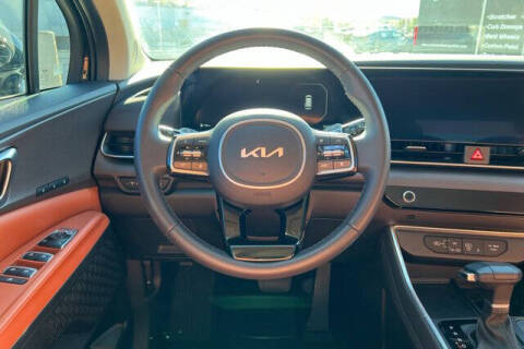 2025 Kia Carnival SX