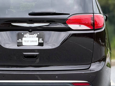 2017 Chrysler Pacifica Touring-L