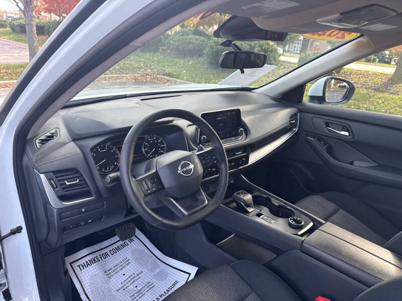 2025 Nissan Rogue SV