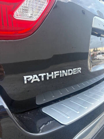2018 Nissan Pathfinder SL
