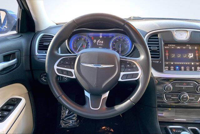 2018 Chrysler 300 Touring