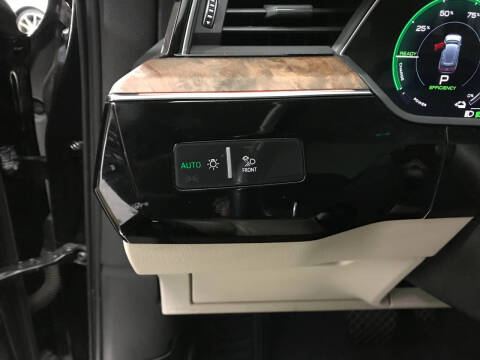 2019 Audi e-tron quattro Prestige