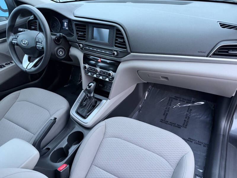 2020 Hyundai Elantra SE