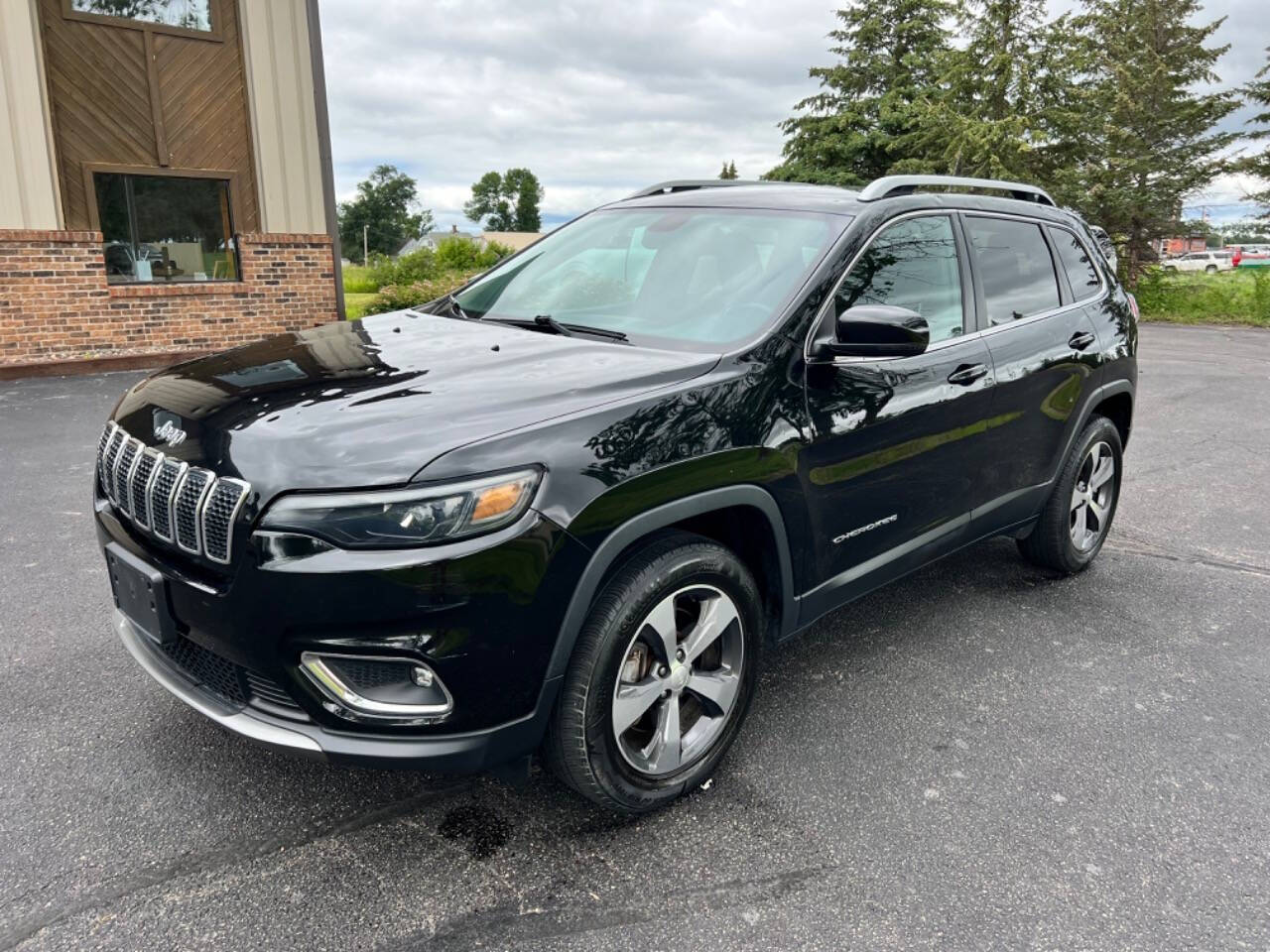 2019 Jeep Cherokee for sale at Driven Auto in Corcoran, MN