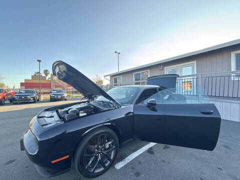 2021 Dodge Challenger SXT