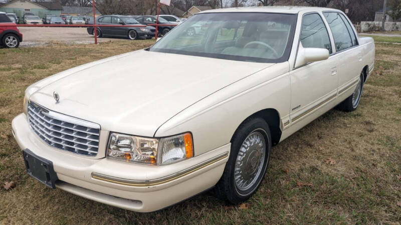 1997 Cadillac DeVille for sale at Cash Car Outlet in Mckinney TX