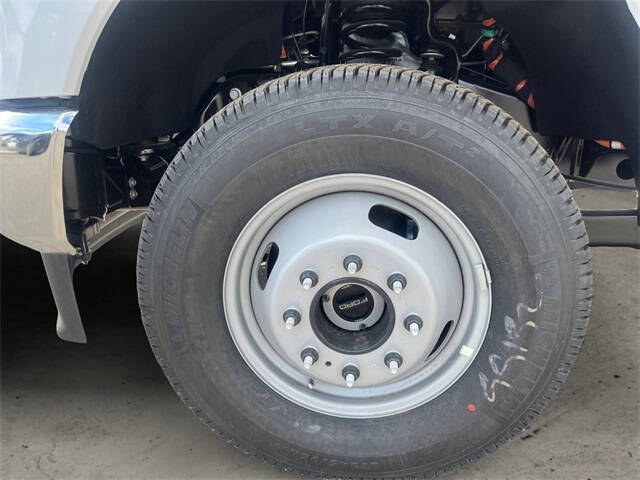 2025 Ford F-350 Super Duty XL