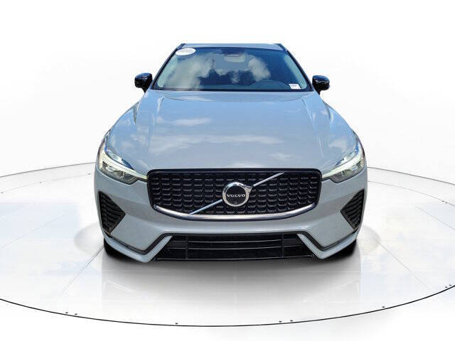 2024 Volvo XC60 B5 Plus Dark Theme