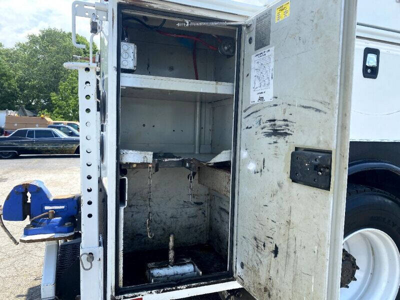 2015 Freightliner M2 112