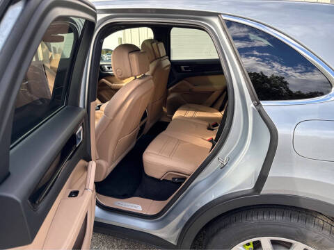 2023 Porsche Cayenne E-Hybrid