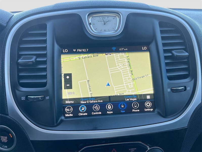 2022 Chrysler 300 Touring L