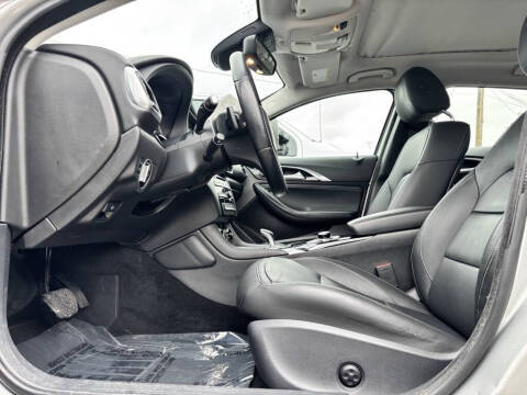 2018 Infiniti QX30 Premium