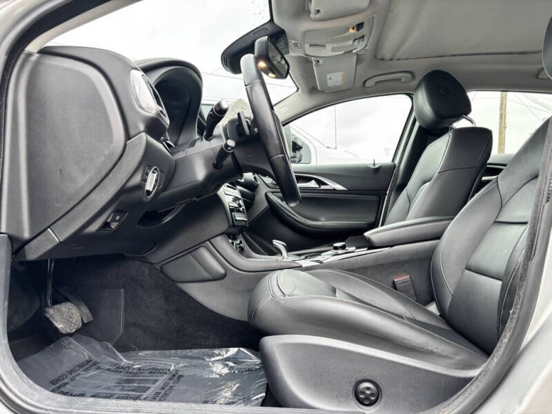 2018 Infiniti QX30 Premium