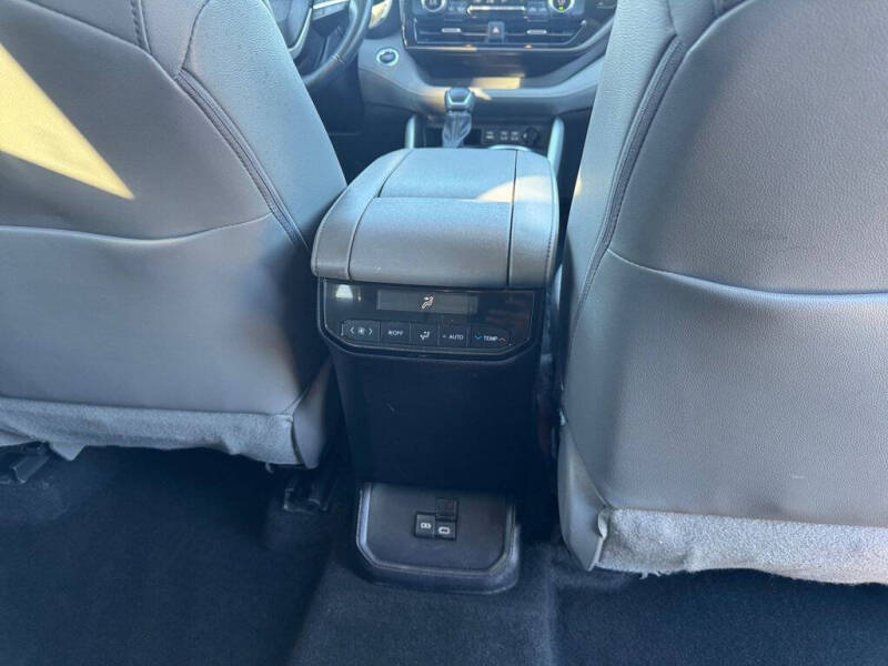 2023 Toyota Highlander Hybrid XLE