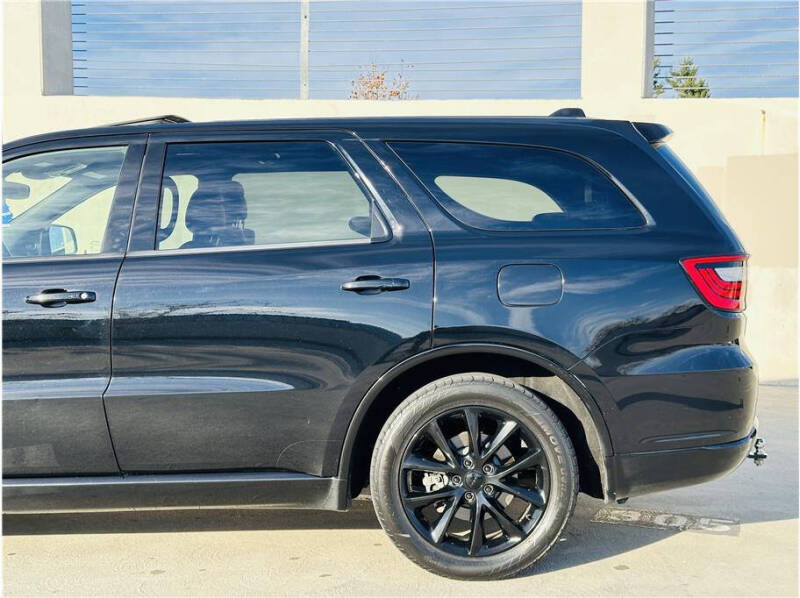 2017 Dodge Durango R/T photo 11