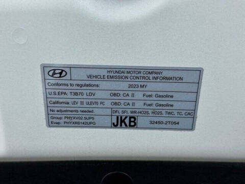 2023 Genesis GV70 2.5T Standard