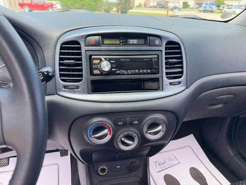 2009 Hyundai Accent SE