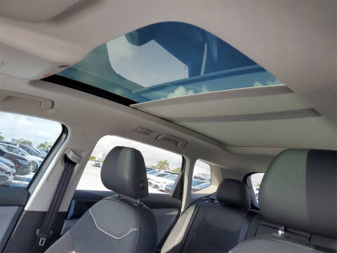 2024 Volkswagen Taos SE 4Motion