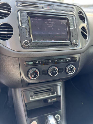 2016 Volkswagen Tiguan 2.0T R-Line 4Motion