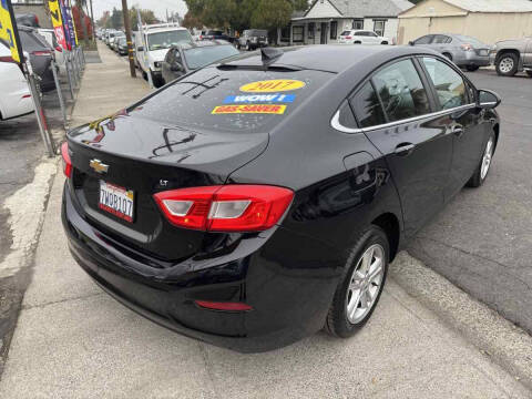 2017 Chevrolet Cruze LT Auto