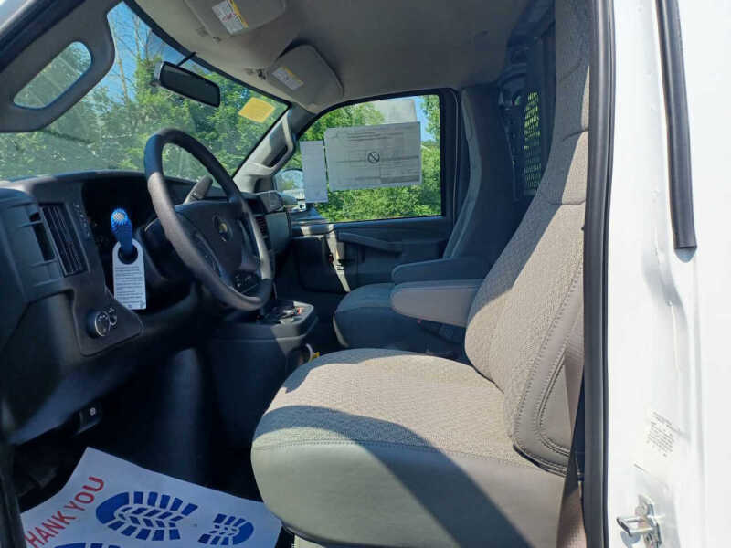 2025 Chevrolet Express 2500