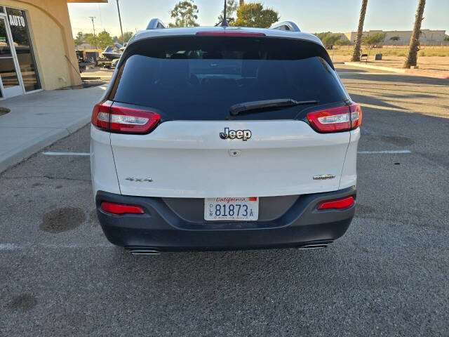 2018 Jeep Cherokee for sale at DOUBLE DEUCE AUTO in Hesperia, CA