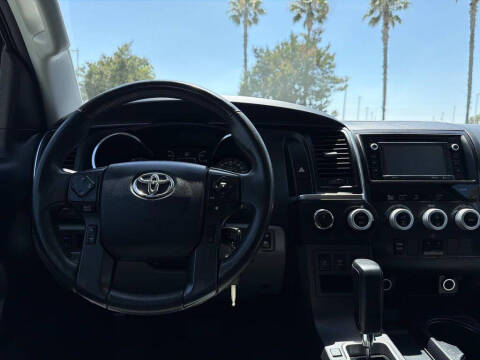 2019 Toyota Sequoia SR5