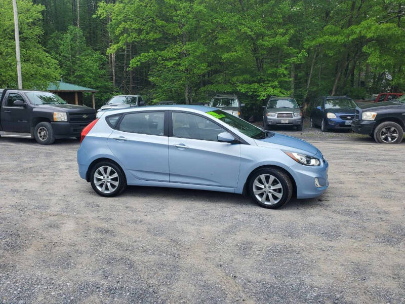 2012 Hyundai Accent SE photo 4