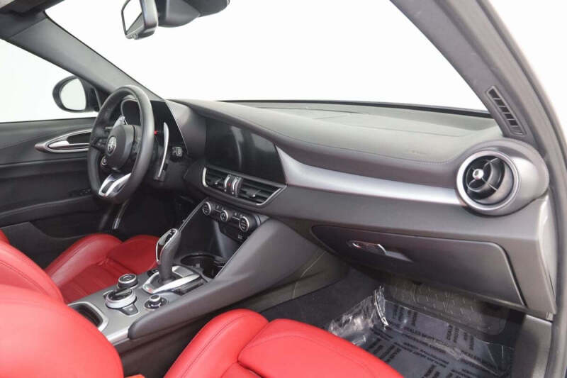 2025 Alfa Romeo Giulia