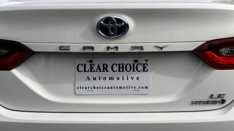 2022 Toyota Camry Hybrid for sale at CLEAR CHOICE AUTOMOTIVE in Milwaukie OR